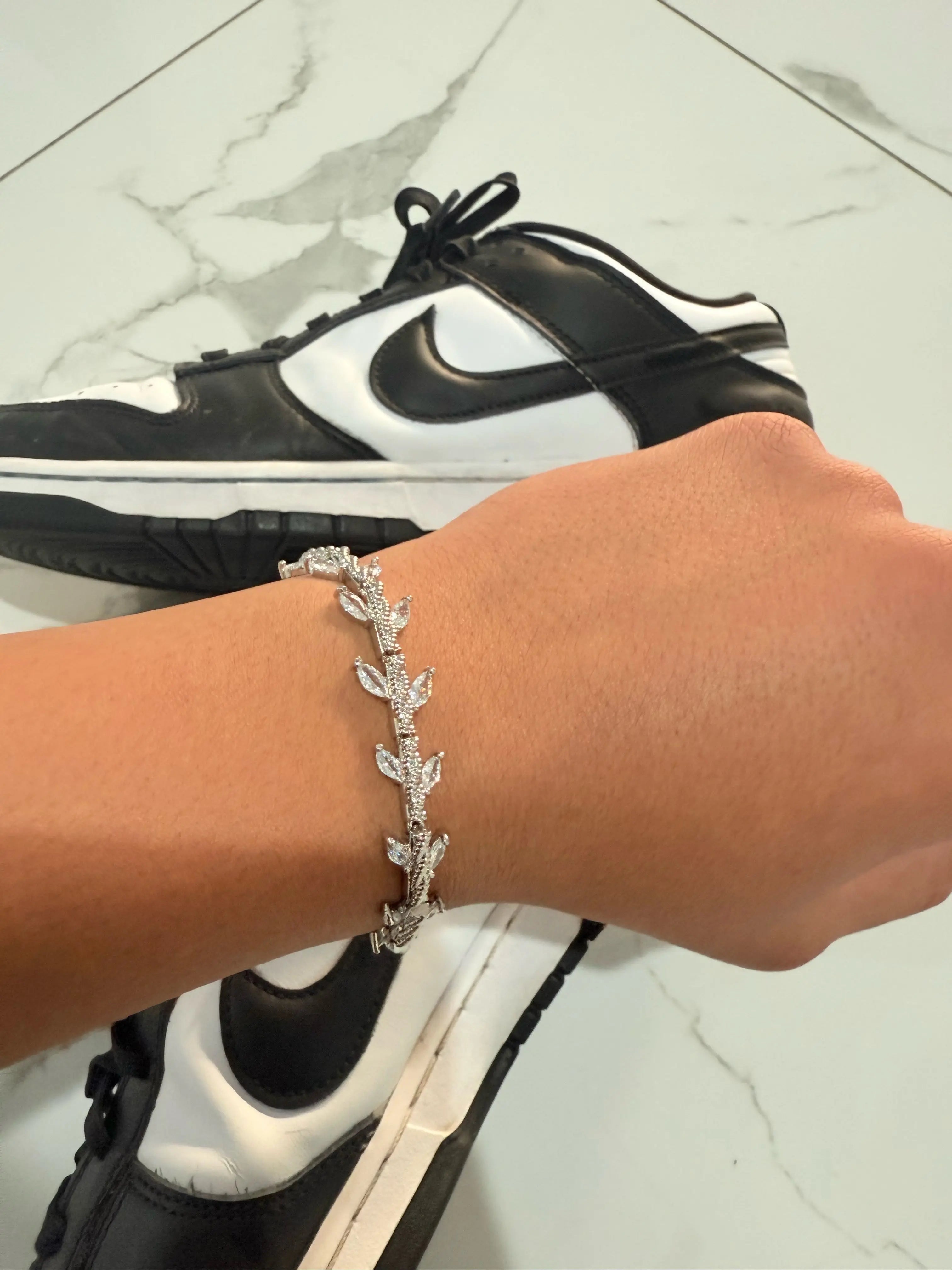 Leaf Trail Bracelet Nightside