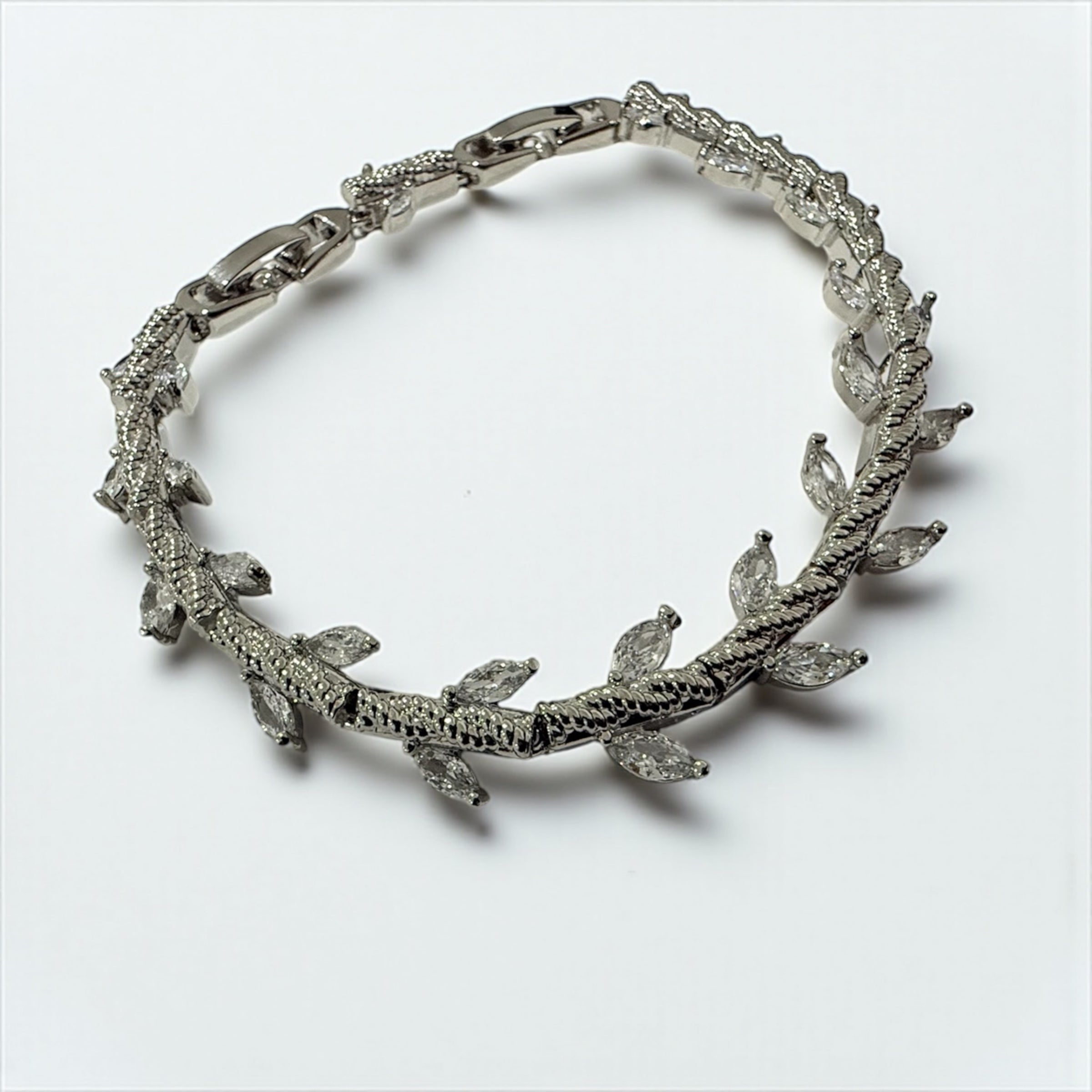 Leaf Trail Bracelet Nightside